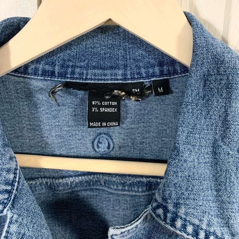 💙 Cute Jean Jacket!👌🏼 - Picture 4 of 4